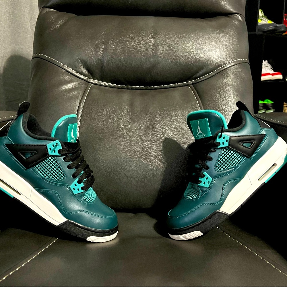 Jordan 4 Teal